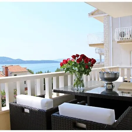 Klara's Seaview Apartamento Trogir