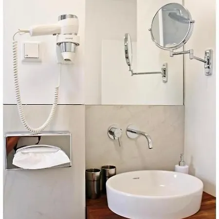 Klara's Seaview דירה טרוגיר