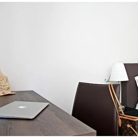 Klara's Seaview דירה טרוגיר